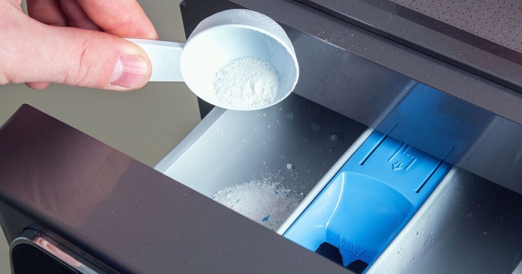 Tämä pesukoneen lokeroiden merkintä I, II ja kukka hämmentää monia – katso ohjeet oikeaan käyttöön